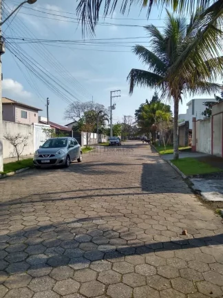 Imagem Casa com 3 dormitórios à venda em condomínio fechado em Camboriú/SC