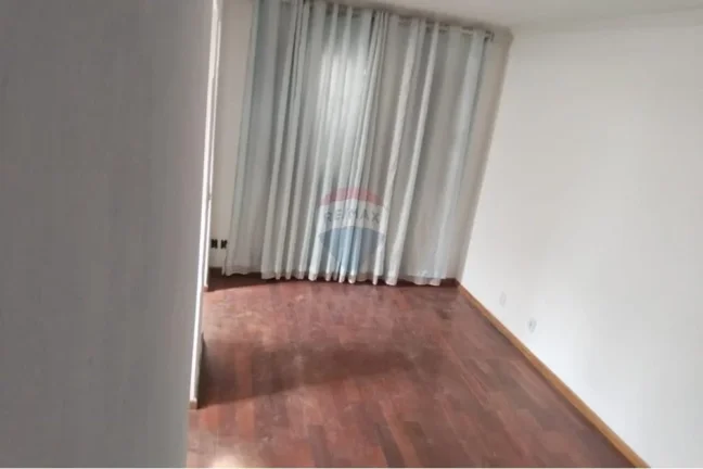 Imagem Casa com 4 quartos, 1 suíte, 6 banheiros e salão comercial. Localizada no Central Parque Sorocaba. Valor R$ 790.000. Confira! RE/MAX Shmone.