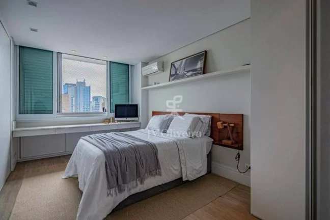 Imagem Apartamento com 2 dormitórios, 131 m² - venda por R$ 3.000.000,00 ou aluguel por R$ 20.819,94/mês - Itaim Bibi - São Paulo/SP