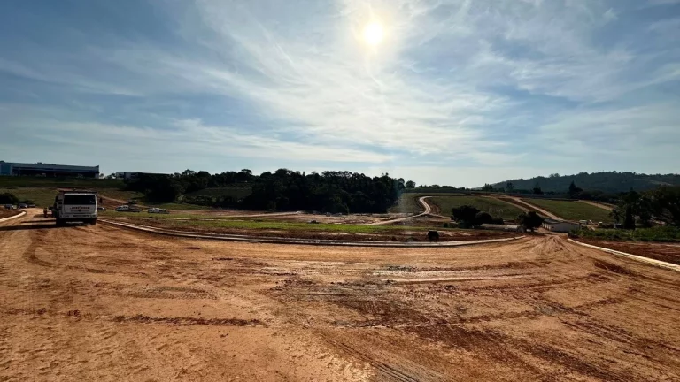 Imagem Terreno em Condomínio à Venda em Louveira-SP, com 336m² de Área