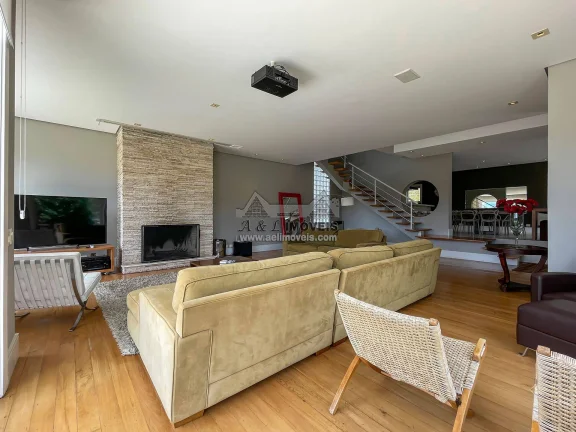 Imagem Casa à venda em Campos do Jordão – Com 7 suítes e vista panorâmica