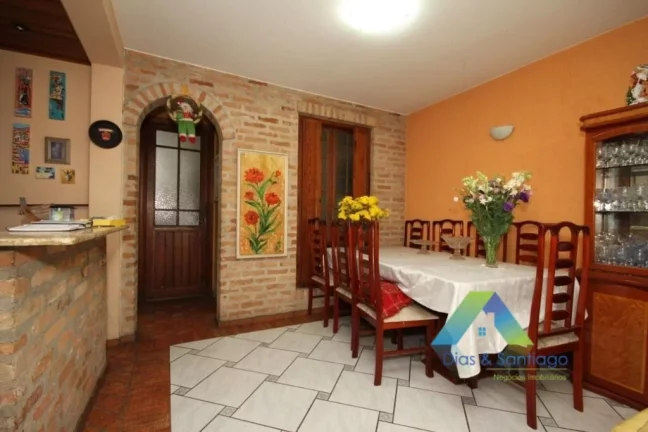 Imagem VILA GUMERCINDO Casa 4 dormitórios, 2 vagas com excelente localização e valor !!!