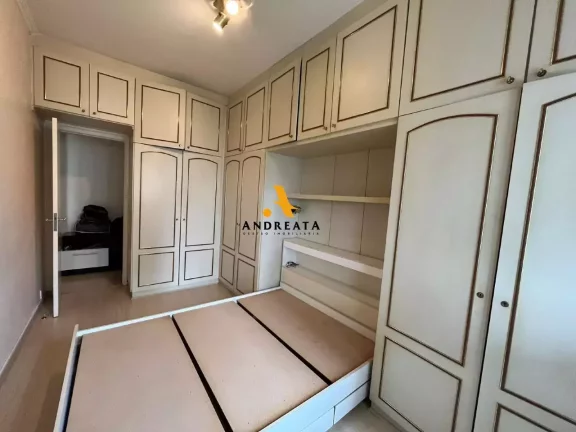 Imagem Flamengo - Rua Oswaldo Cruz - Vendo ótimo apartamento de Sala/Quarto com 64m² - armários - Infraestrutura - 1 vaga - R$900.00,00