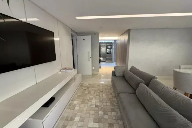 Imagem Este espaçoso apartamento de 179 metros quadrados é ideal para quem busca conforto e praticidades....