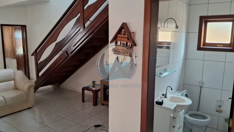 Imagem Imperdível: Casa à venda em Ubatuba-SP, bairro Perequê Açu, 3 quartos, 3 suítes, 1 sala, 3 vagas de garagem, 225m². Venha conferir!