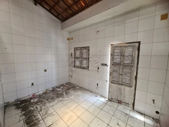 Imagem Excelente casa bem ventilada, em ótima localização na Parquelândia, próximo Av. Bezerra de Mene...