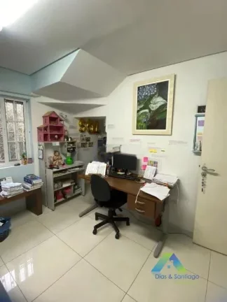 Imagem Casa com 5 dormitórios e 6 vagas para locação em Bosque da Saúde/SP!