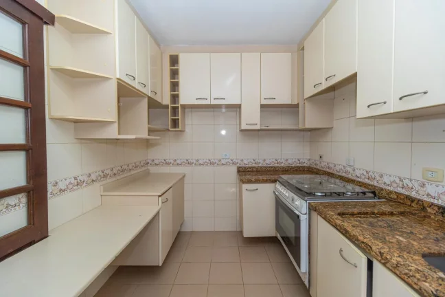 Imagem Sobrado de 3 quartos no bairro Lindóia