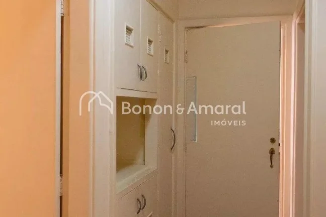Imagem Apartamento em excelente localizaÃ§Ã£o, com ambientes amplos e acabamentos renovados. O living espaÃ...