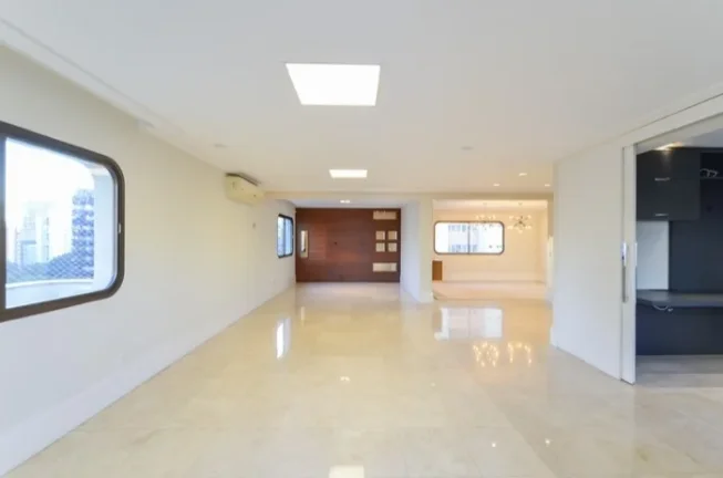 Imagem Apartamento 301M², 4Q, 4 Suítes, 4 Banheiros, 4 Vagas, Lavabo, Varanda, Academia, Piscina, Salão de Festas e Jogos, Playground, Banheira, Split.