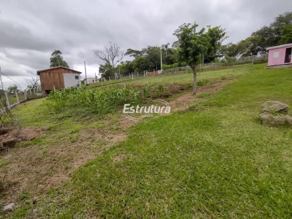 Explore a Oportunidade Única de Possuir um Terreno Sereno - Construa a Casa d