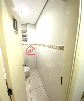 Imagem "Chave na Mão" Salão comercial para alugar no centro, esquina com a Rua Governador Pedro de Toledo, em Piracicaba