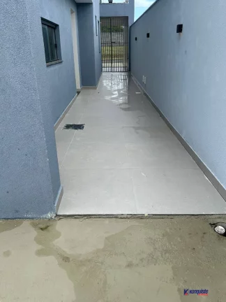 Imagem VENDO CASA 4/4 SENDO TRÊS SUIT EM CONDOMÍNIO - SIM