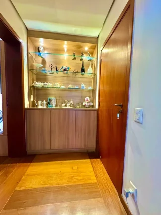 Imagem Cobertura à venda no Morumbi, São Paulo-SP: 4 quartos, 4 suítes, 3 salas, 2 banheiros, 5 vagas, 980m² de área.