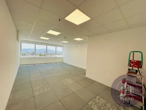 Imagem Sala para aluguel com 43 m² por R$ 2.344,00/mês - Alphaville -SP