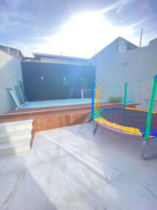 Imagem Casa à Venda no Bairro Farolândia - 3/4 com Suíte, Área Gourmet e Energia Solar!