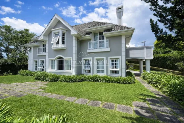 Casa à venda, com 4 quartos, 275m2