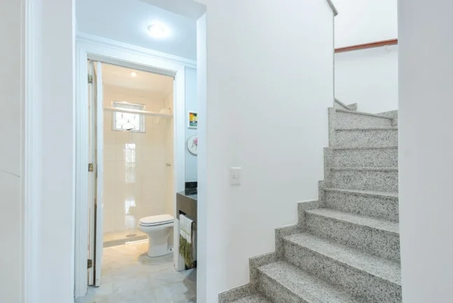 Imagem Casa Sobrado Ipiranga - 200M², 3 Dorms, 1 Suíte, 3 Vagas, Varanda, Copa, Dependência de Serviço, Espaço Gourmet.