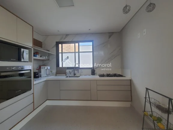 Imagem Casa Térrea à Venda com 3 Suítes - Condomínio Terras do Cancioneiro, Paulínia/SP - 242 m²

Exc...