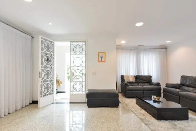 Imagem Casa Sobrado Ipiranga - 200M², 3 Dorms, 1 Suíte, 3 Vagas, Varanda, Copa, Dependência de Serviço, Espaço Gourmet.