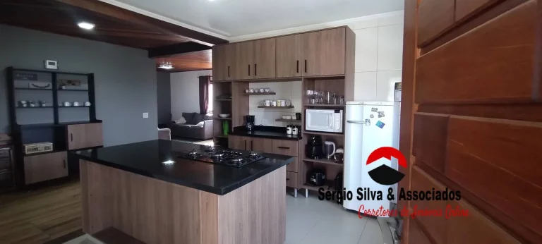 Imagem Casa a Venda Localizado na Região da Nova Suiça em Campos do Jordão -SP.