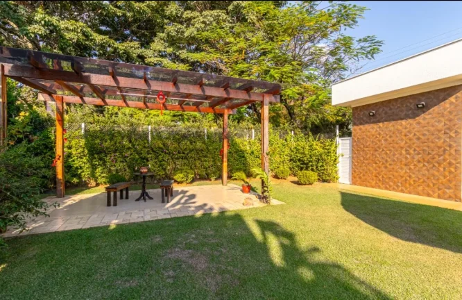 Imagem Casa em Condomínio de Luxo em Sorocaba-SP, Bairro Caguassu: 3 Quartos, 3 Suítes, 4 Salas, 5 Banheiros, 4 Vagas, 285m²!