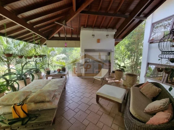 Imagem Conforto, segurança e natureza!!! Casa com 3 suítes , 4 vagas - *Granja Viana