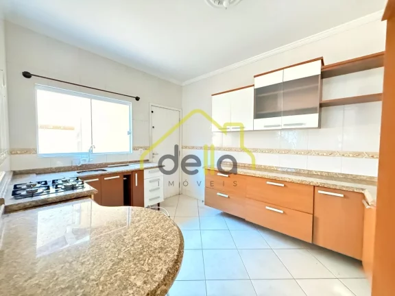 Imagem Excelente Casa Plana Averbada no Iririú próxima do Colégio Santo Antônio!!