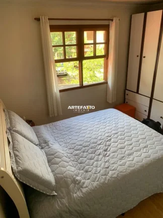 Imagem Casa de 156m2 com 3 dormitórios(1suite), 4 vagas- Quintal espaçoso e integrado