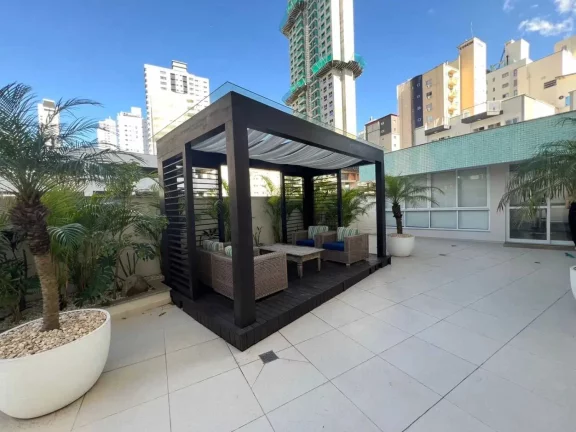 Imagem Apartamento mobiliado com 3 dormitórios sendo 3 suítes e 2 vagas de garagem em Balneário Camboriú