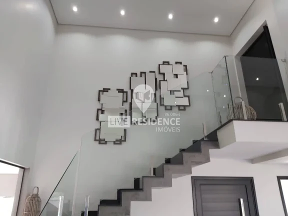Imagem Imóvel de Luxo à Venda no Condomínio Village das Palmeiras