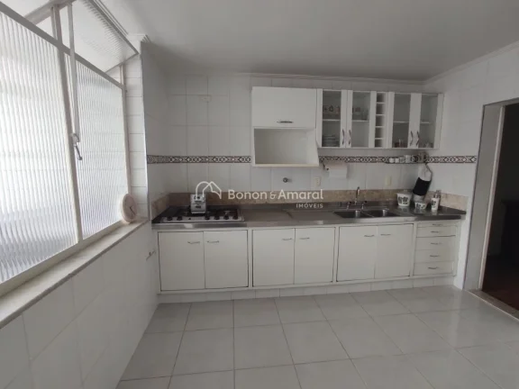 Imagem Amplo apartamento com 3 quartos, sendo 1 suíte, sala com 2 ambientes, cozinha planejada, área de s...