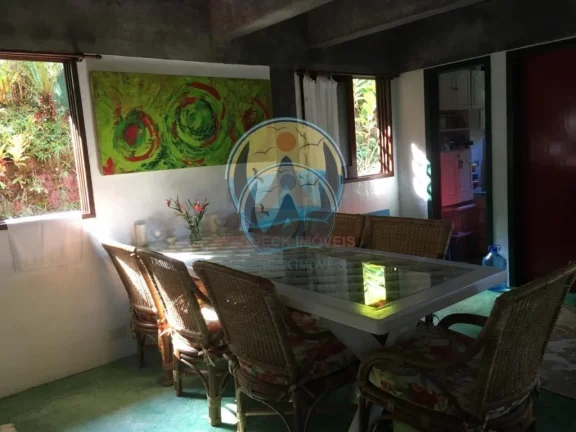 Imagem Casa de Luxo à Venda em Ubatuba-SP, Bairro Promirim: 4 Quartos, 4 Suítes, 2 Salas, 5 Banheiros, 290m². Venha Conferir!
