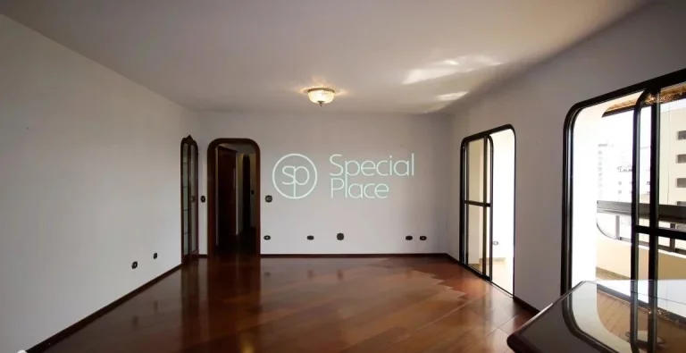 Imagem Amplo apartamento à venda com 4 quartos, sendo 2 suítes, e 4 banheiros no total. Este apartamento ...