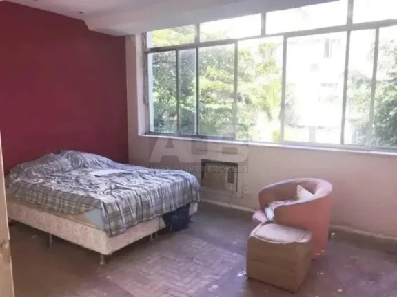 Imagem Apartamento 3 quartos em Ipanema, 170m2, 1vaga, na quadra da praia.