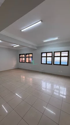 Imagem Excelente sala comercial disponível para locação na rua voluntários da franca ao lado da praça da catedral de Franca/SP