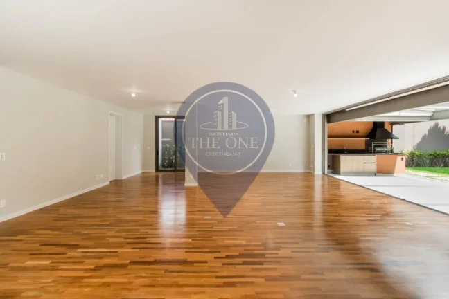 Imagem Luxuosa casa à venda em São Paulo-SP, Alto de Pinheiros: 4 quartos, 4 suítes, 5 banheiros, 6 vagas, 371 m². Imperdível!