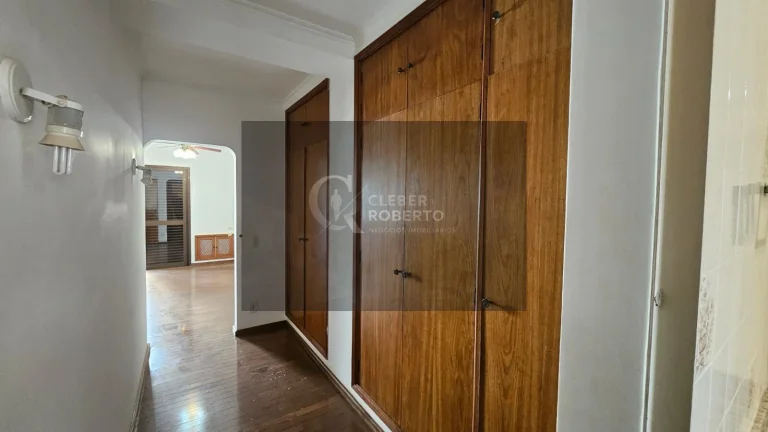 Imagem Amplo Apartamento com Sacada – 142m² e 2 Vagas no Centro