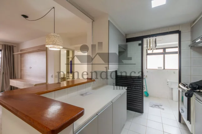 Imagem Apartamento a venda na Rua Tonelero com 2 suites) e 2 vagas, 70m²