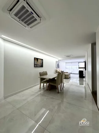 Imagem Apartamento com 4 dormitórios (2 suítes) 2 vagas de garagem na quadra do mar. Lazer na cobertura!