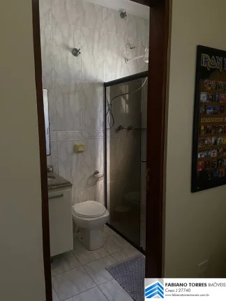 Imagem Sobrado no Bairro Campestre em Santo André com 3 suites e 5 vagas.