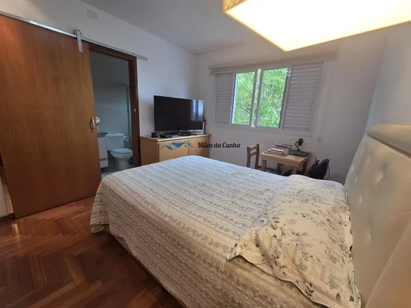 Imagem Linda Casa à Venda, com 4 dormitórios, 2 suítes, com 249m² com jardim, com 4 vagas, Vila Gilda, Santo André