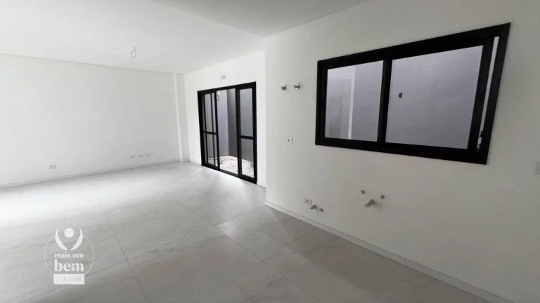 Imagem Sobrado triplex com 160 m², terraço com churrasqueira, 3 quartos (1 suíte), à venda por R$ 1.290.000 - São Lourenço - Curitiba/PR