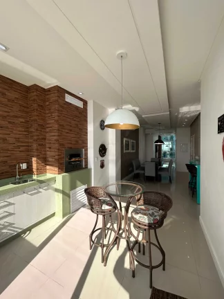 Imagem Apartamento com 3 suítes e 3 vagas de garagem na Meia Praia em Itapema/SC