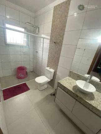 Imagem Sobrado com 3 dormitórios à venda, 180 m² por R$ 950.000,00 - Vila Guilhermina - Praia Grande/SP