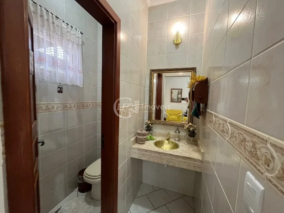 Imagem Linda casa de esquina - 4 quartos