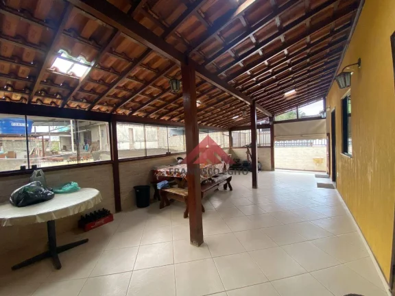 Imagem Casa com 5 dormitórios à venda por R$ 550.000,00 - Patronato - São Gonçalo/RJ