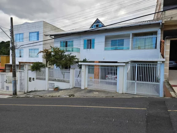 Imagem Terreno com 350 m² já com 2 Casas em processo de Condomínio no bairro Ariribá.