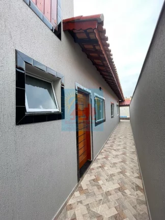 Imagem Casa com Piscina na Praia de Itanhaém, 359.900,00