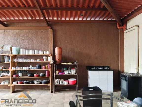 Imagem CASA AMPLA E BEM LOCALIZADA COM 4 DORMITÓRIOS